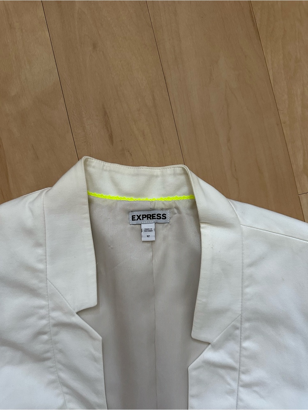 Express Blazer - Picture 3 of 3